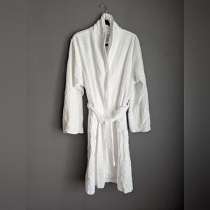 Vintage Fishers Finery Cotton White Robe In A Women's Size Small/Medium.
